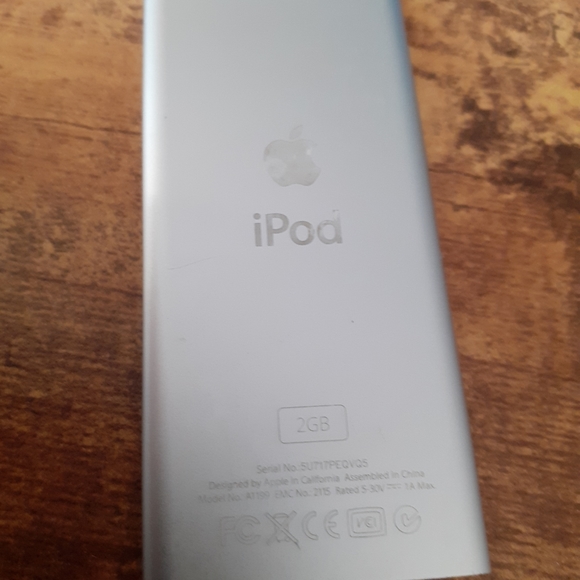 APPLE Ipod 2GB Nano - Picture 2 of 2